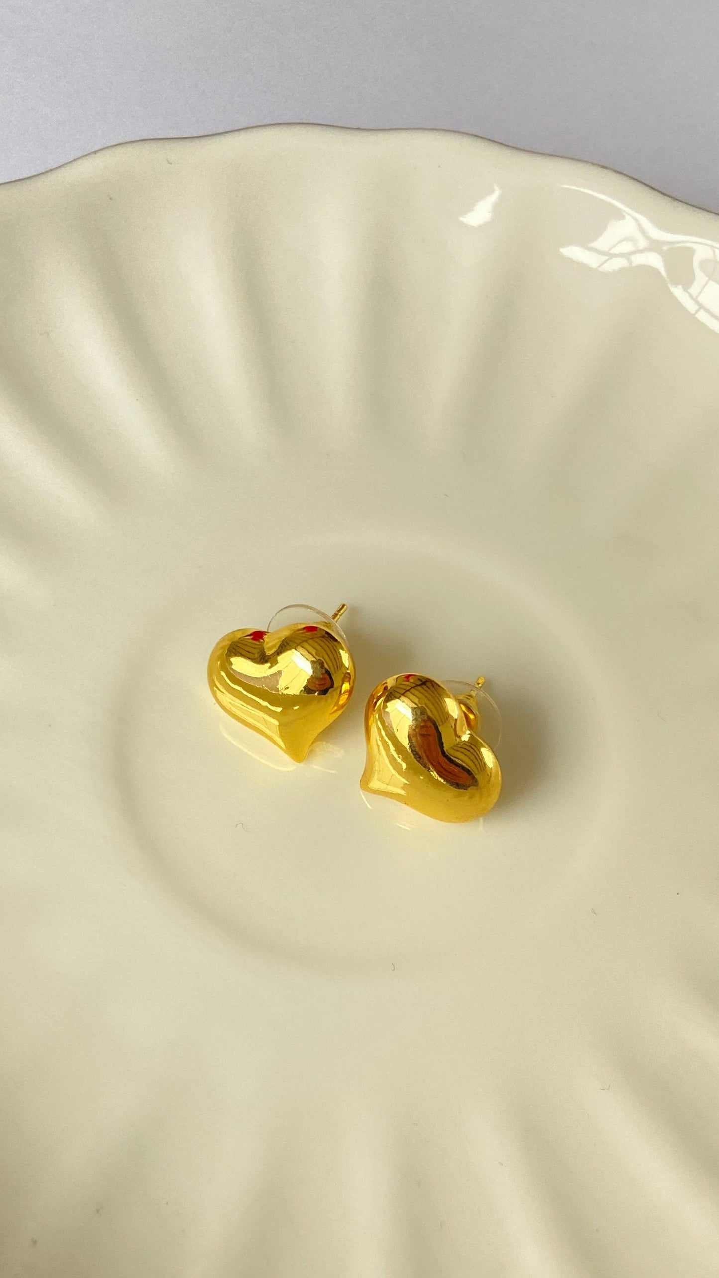 Aretes Love