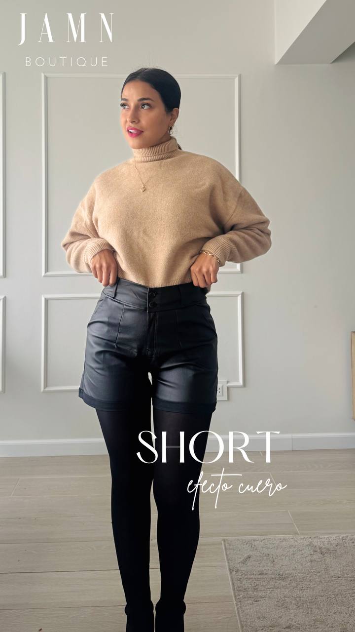 Short efecto cuero