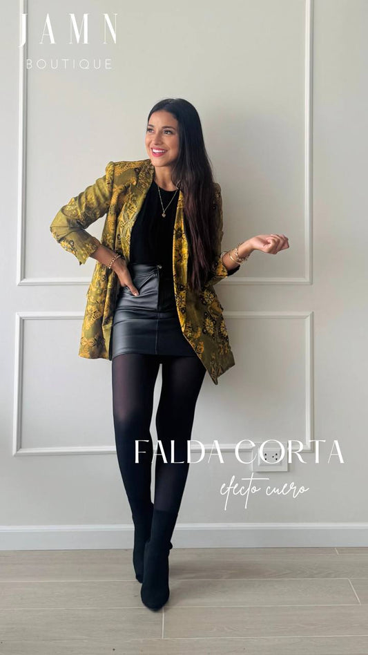 Falda corta efecto cuero