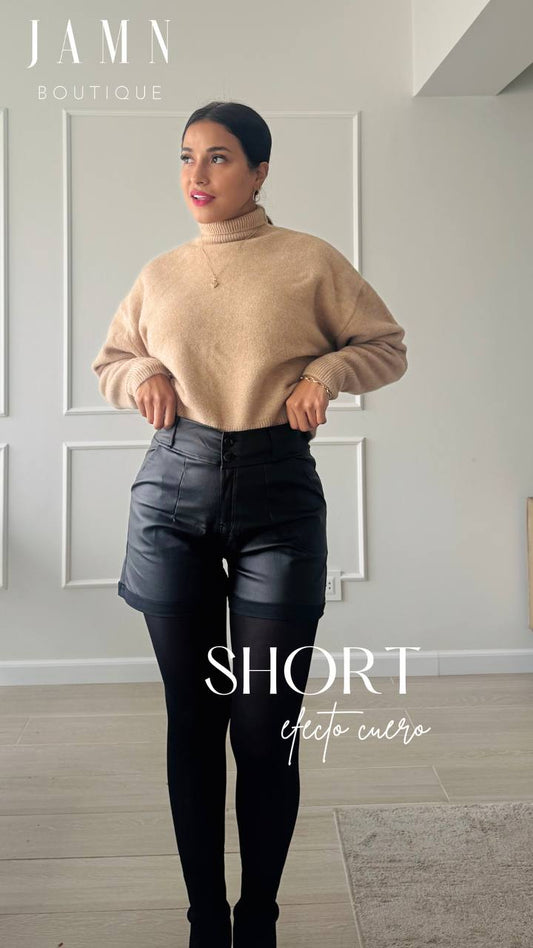 Short efecto cuero