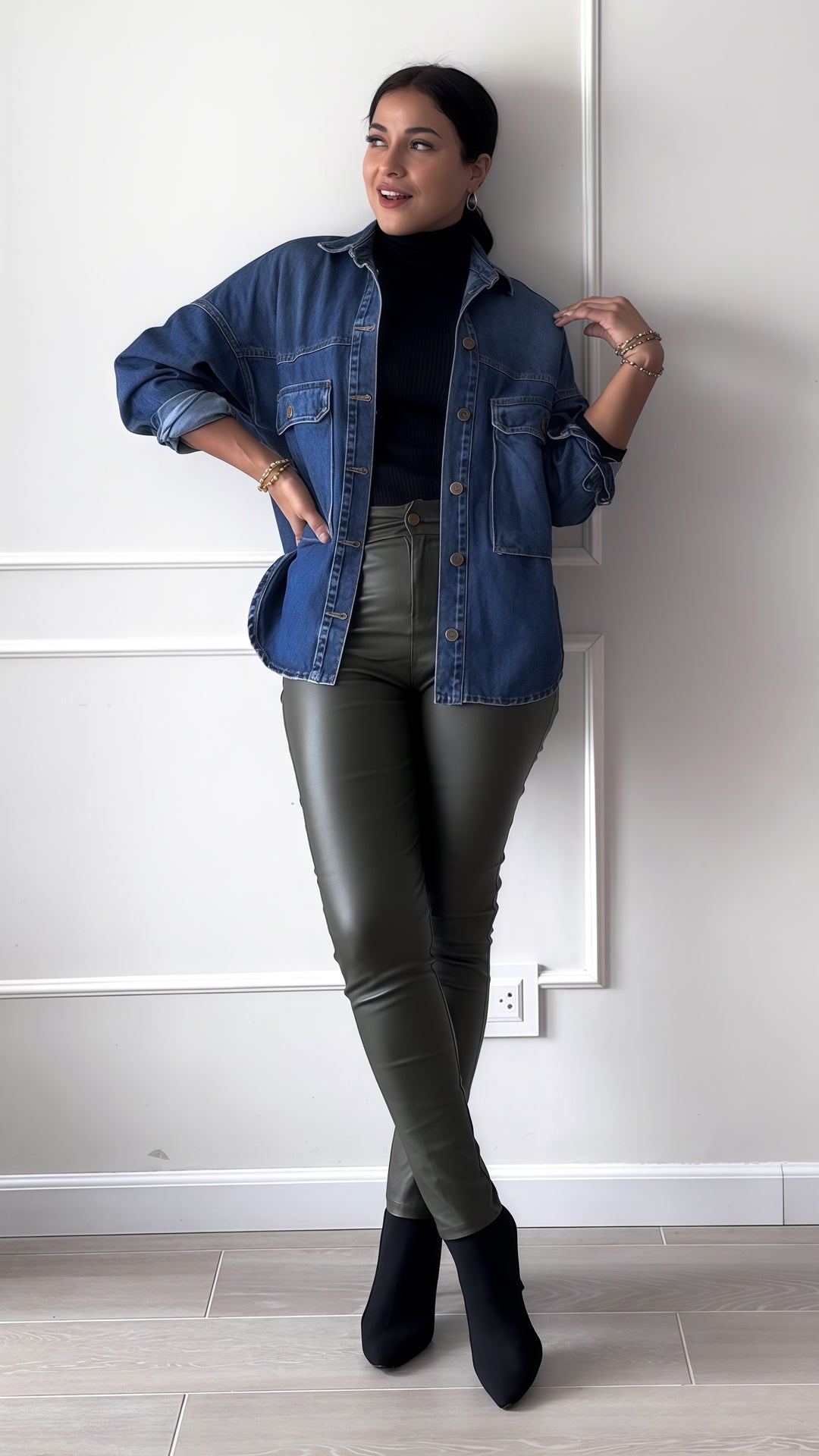 Pantalón Moscú efecto cuero verde militar para mujer, tiro alto y look urbano con estilo – JAMN Boutique